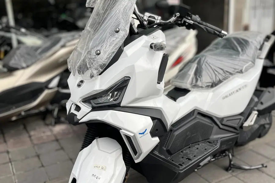 اس وای ام، ADV 175