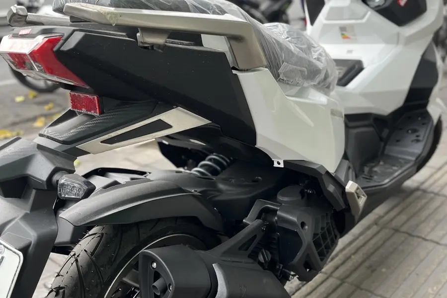 اس وای ام، ADV 175