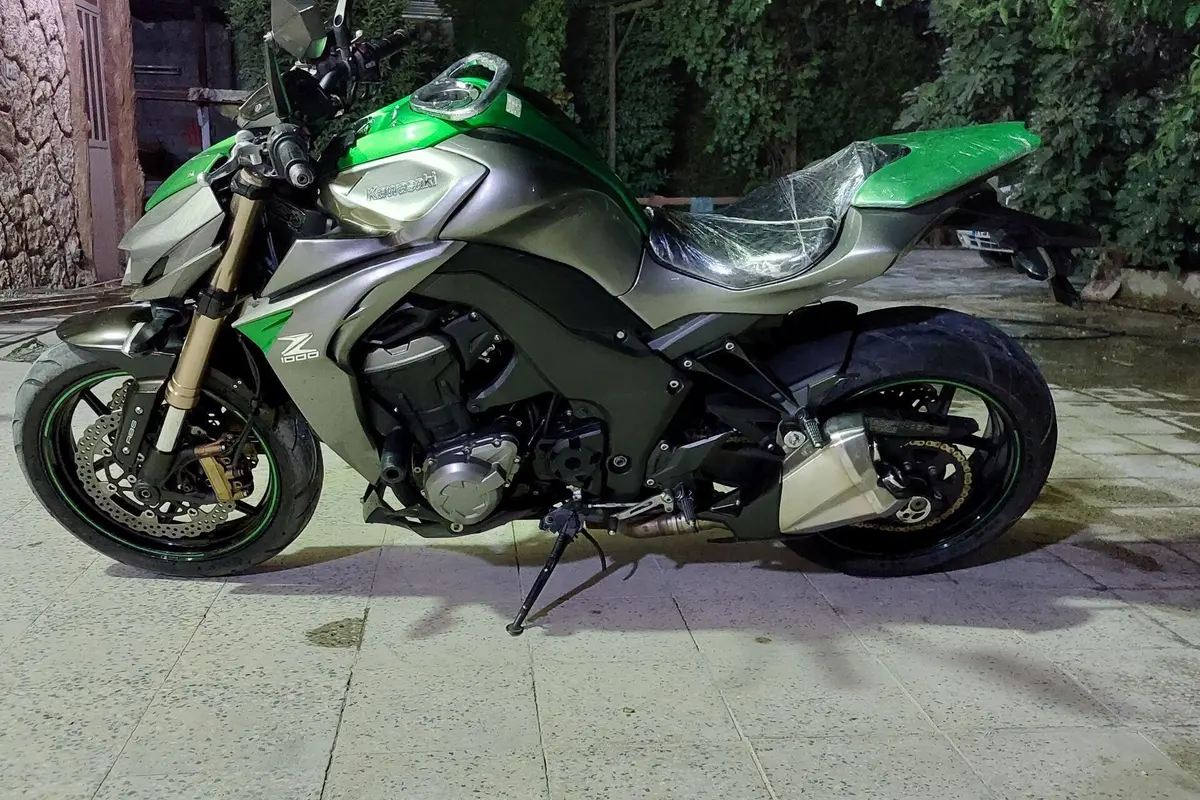 کاوازاکی،  Z1000