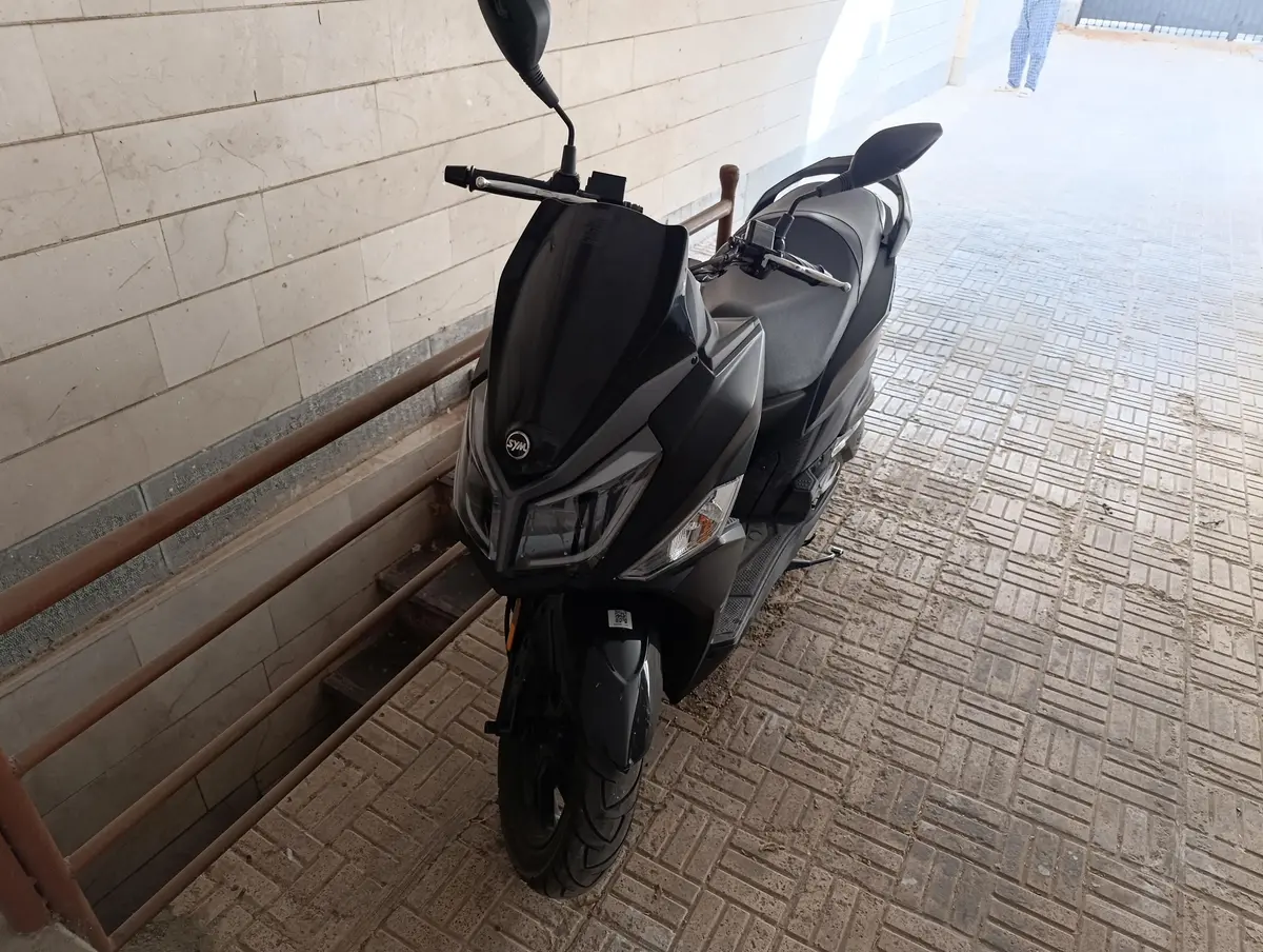اس وای ام،  گلکسی J 200