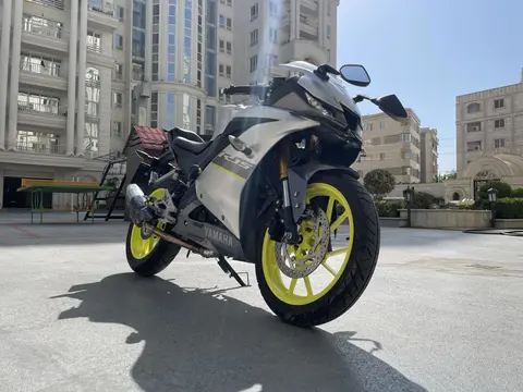 یاماها، R15 M