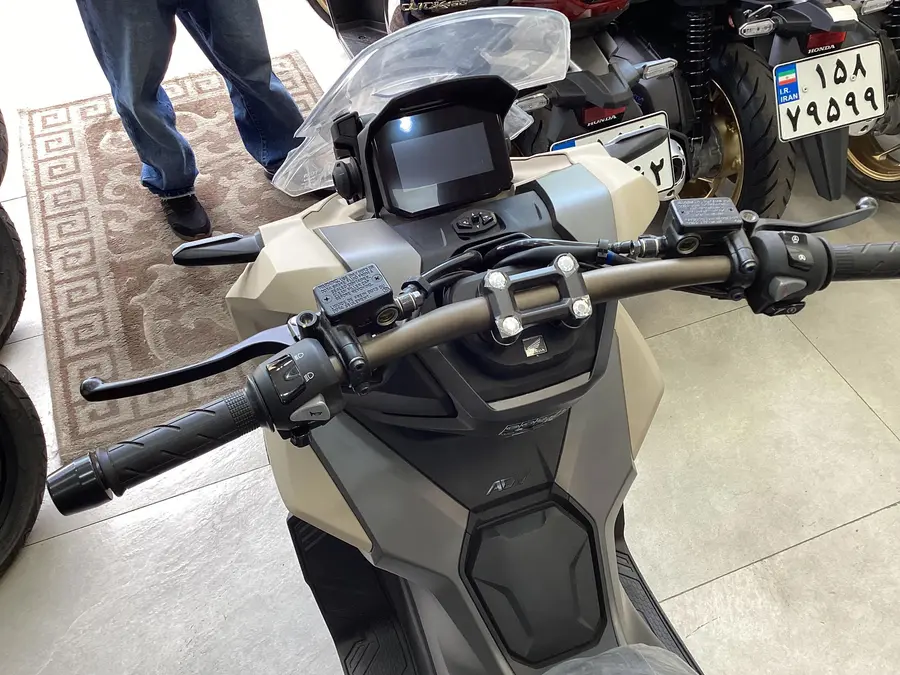 هوندا، ADV 160