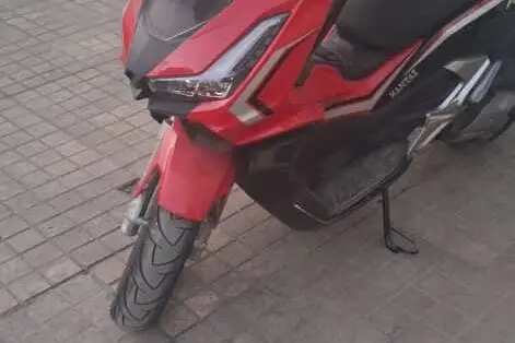 جهان همتا، همتاز ADV160