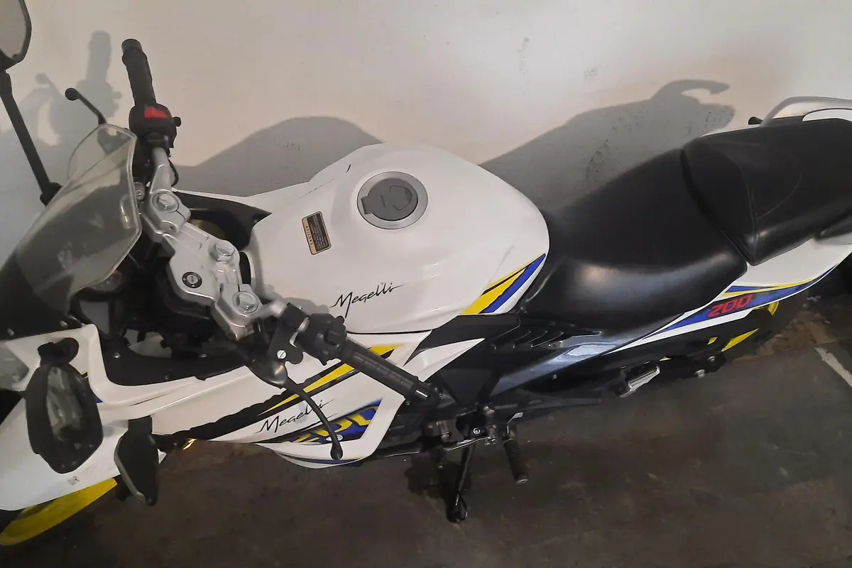 مگلی،  200R