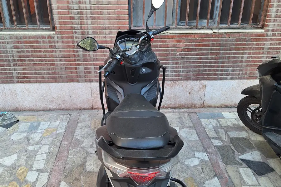 اس وای ام، گلکسی J 200