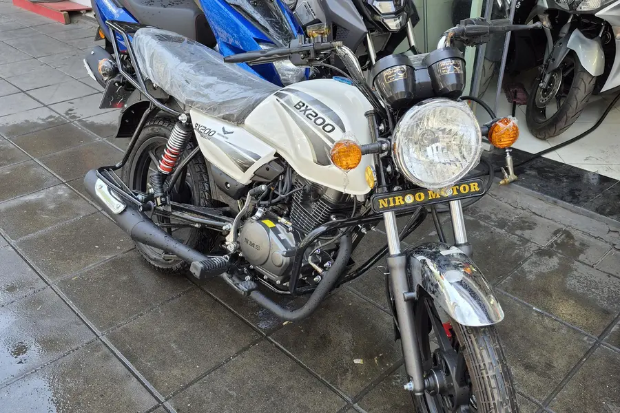 نیرو موتور شیراز، بوکسر BX 200