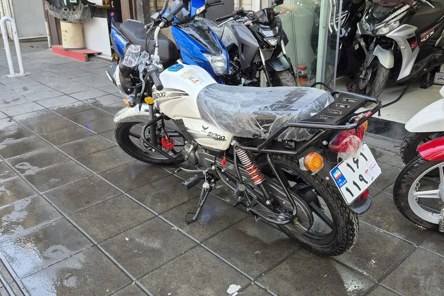 نیرو موتور شیراز، بوکسر BX 200