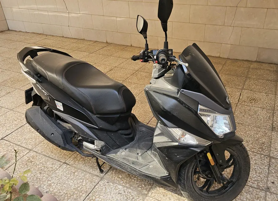 اس وای ام، گلکسی J 200