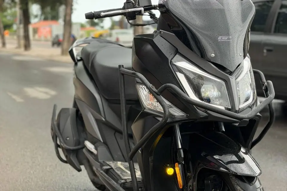 اس وای ام،  گلکسی J 200