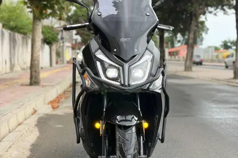 اس وای ام، گلکسی J 200