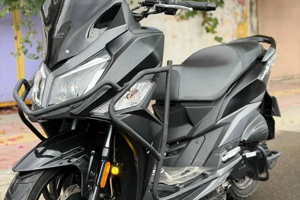 اس وای ام،  گلکسی J 200