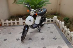 جهان همتا، همتاز EM800