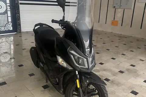 اس وای ام، گلکسی J 200