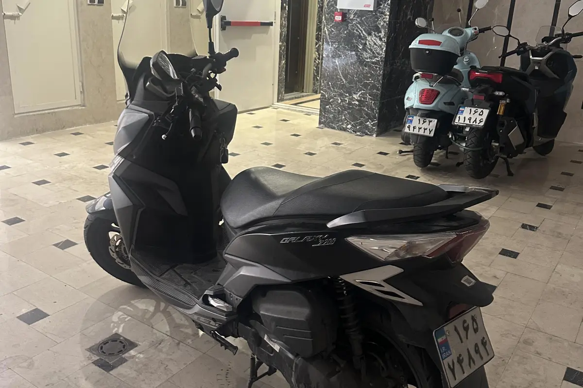 اس وای ام،  گلکسی J 200
