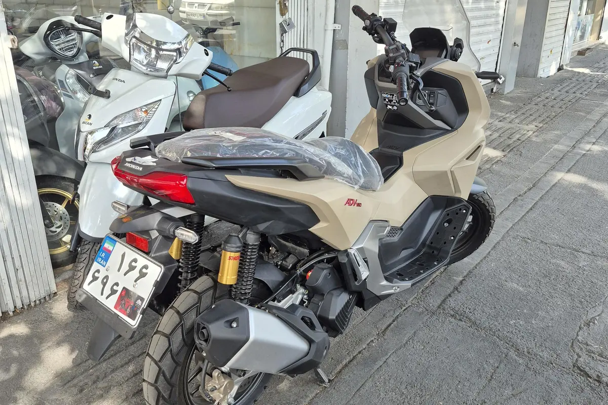 هوندا،  ADV 160