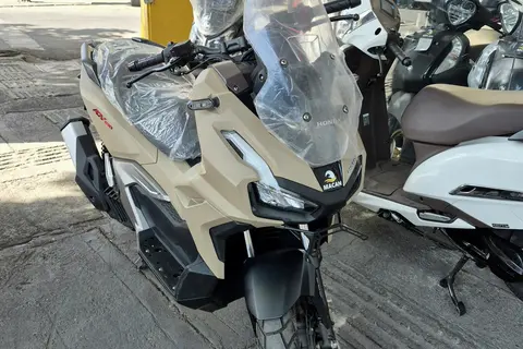 هوندا، ADV 160