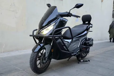 اس وای ام، گلکسی J 200