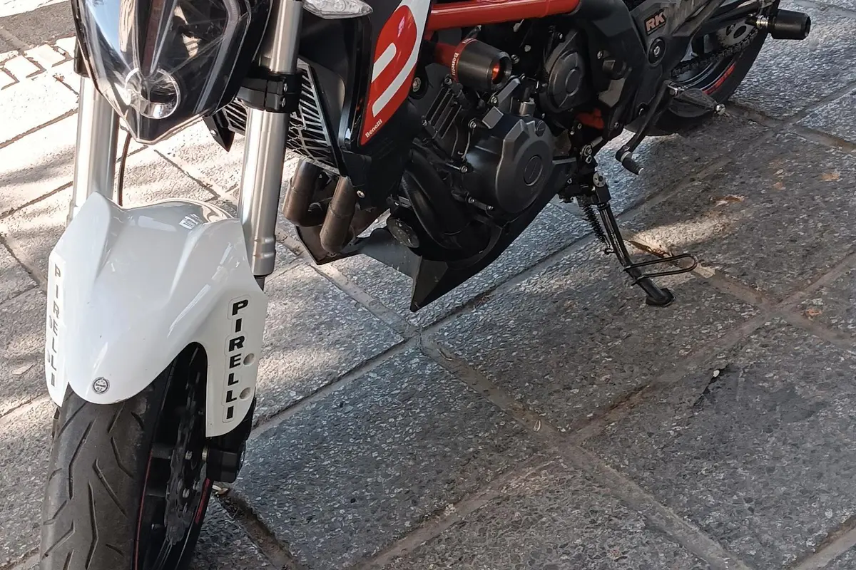 بنلی،  TNT 300