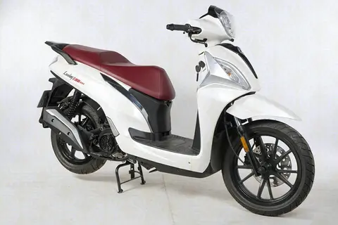 اس وای ام، لاکی 200