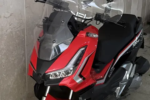 جهان همتا، همتاز ADV160