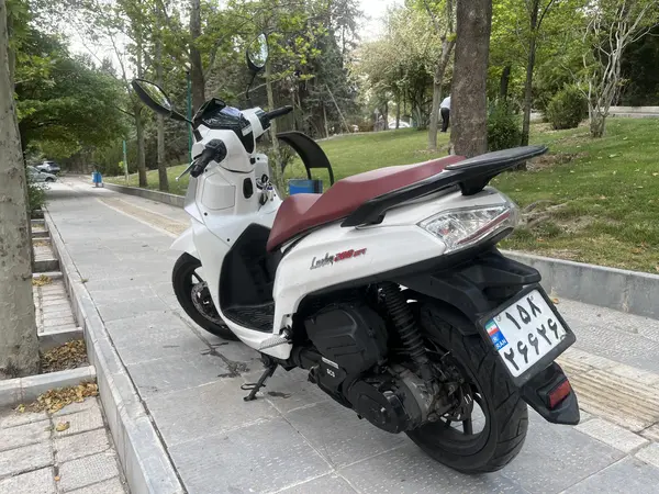 اس وای ام  لاکی 200