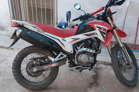 جهان همتا، فلات CRF200