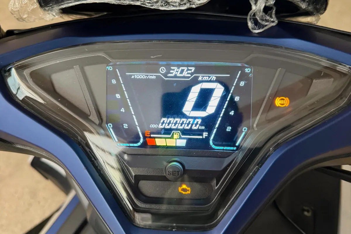 کبیر موتور،  NVX 180