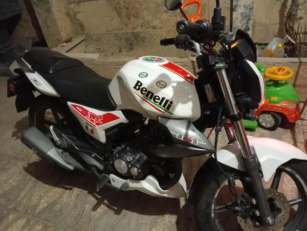 بنلی  TNT 150