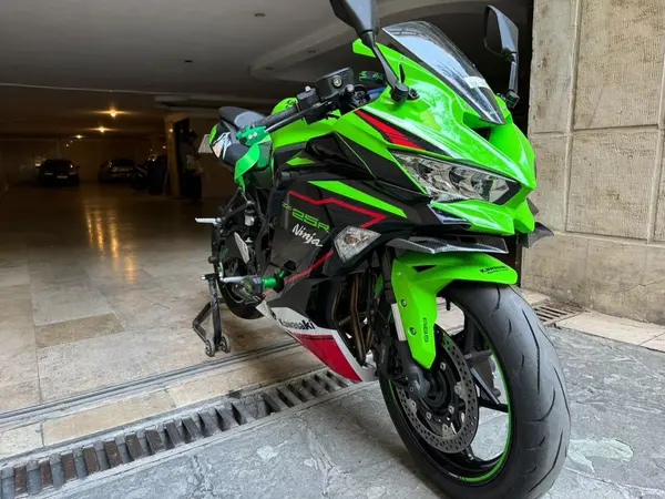 کاوازاکی  نینجا ZX-25R
