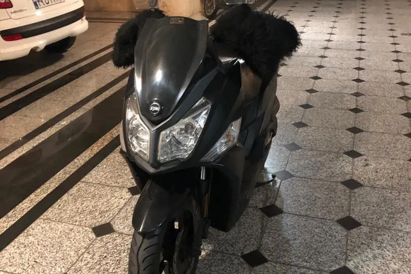 اس وای ام، گلکسی J 200