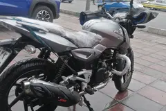 باجاج، پالس 200