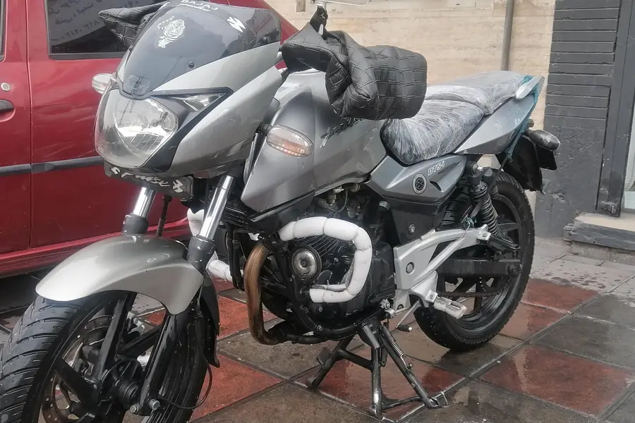 باجاج، پالس 200