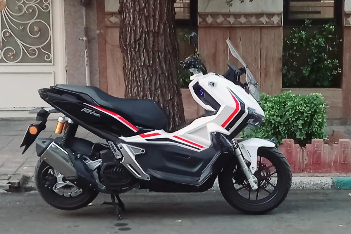 کویر موتور  AGV 150