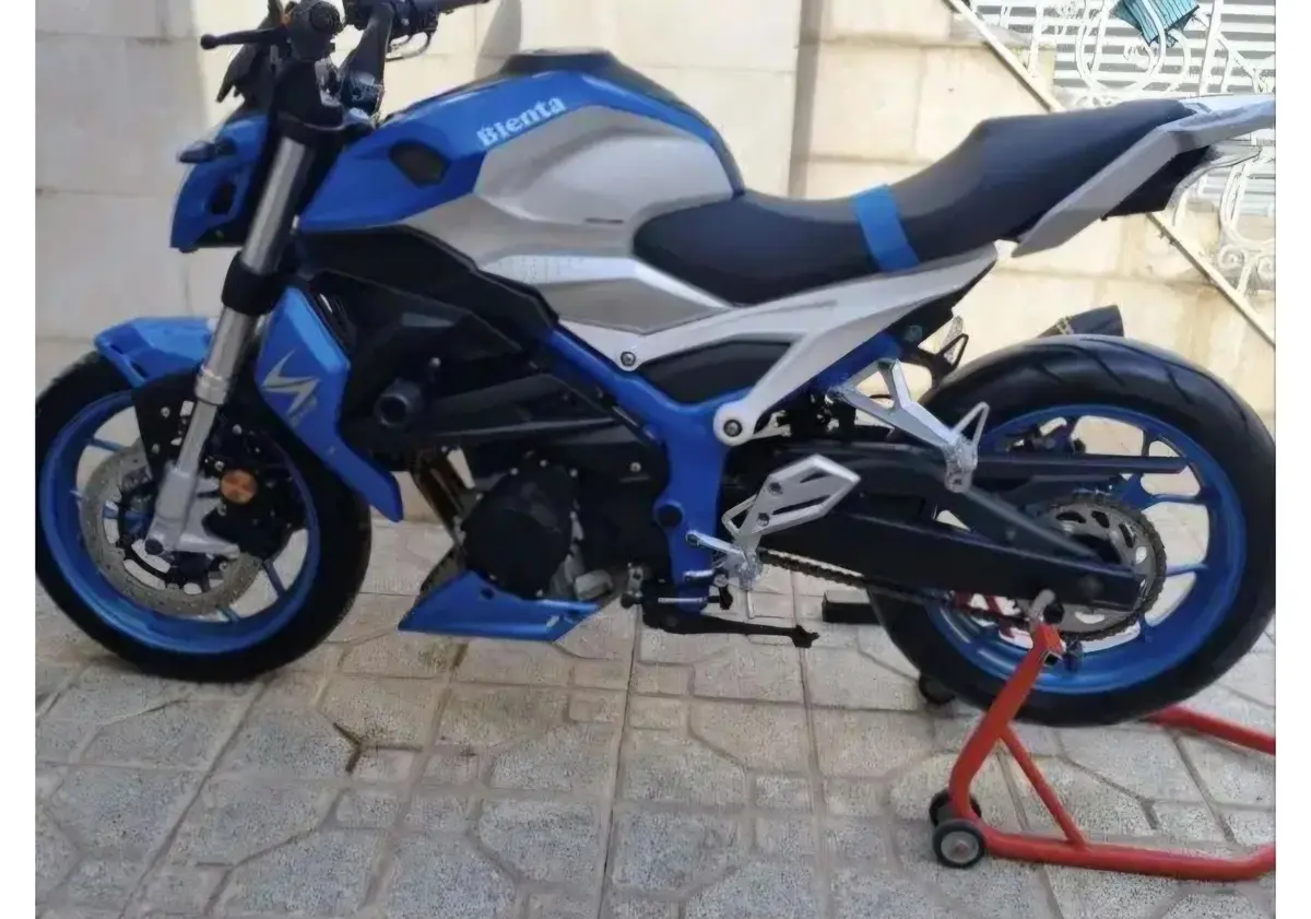 جهان همتا،  همتاز NB200