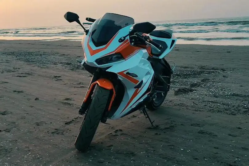 کویر موتور،  250