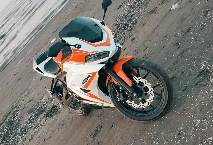 کویر موتور،  250