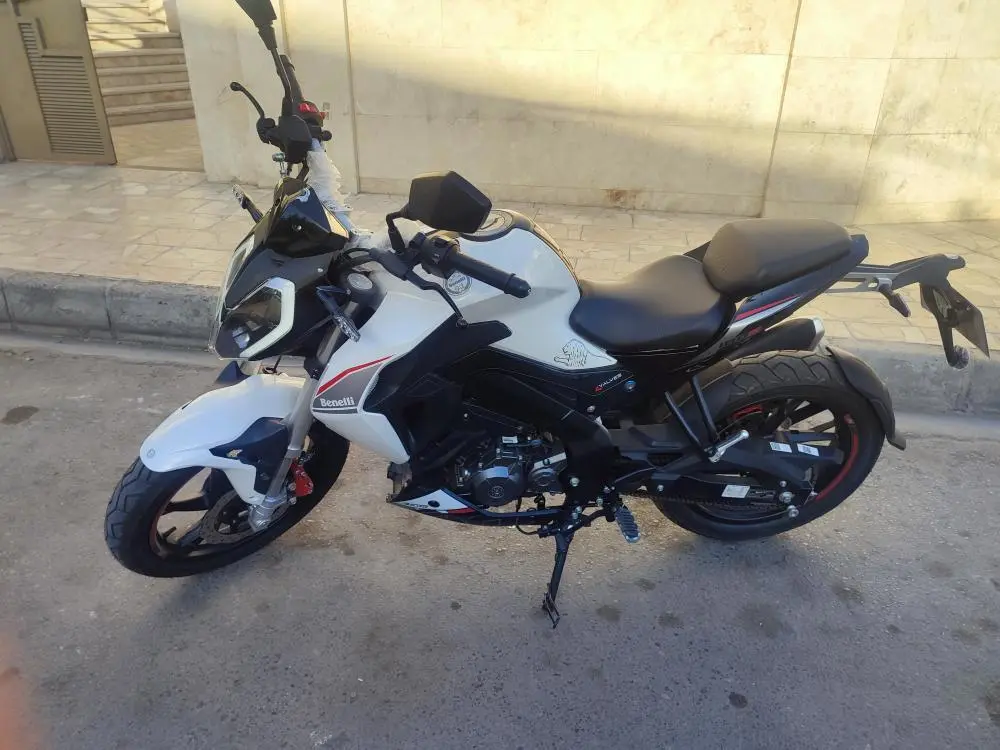 بنلی،  TNT 180S