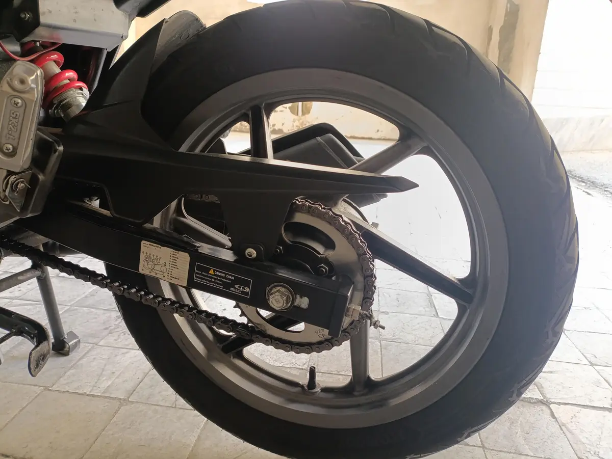 بنلی،  TNT 150