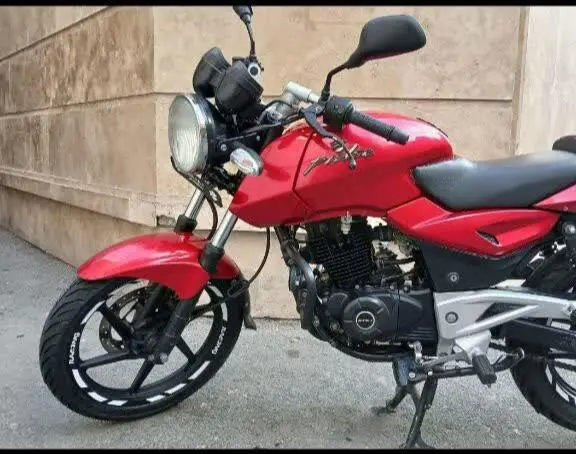 باجاج،  پالس 180