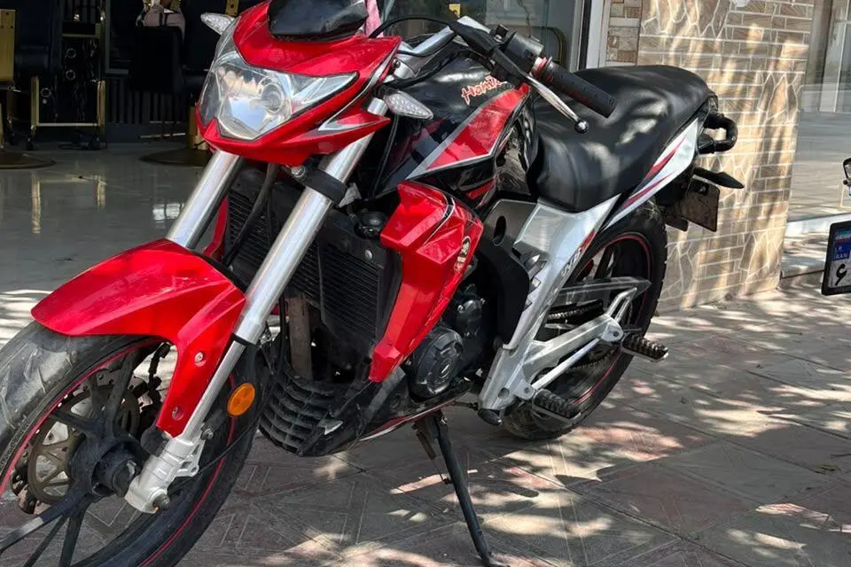 جهان همتا،  همتاز NB200
