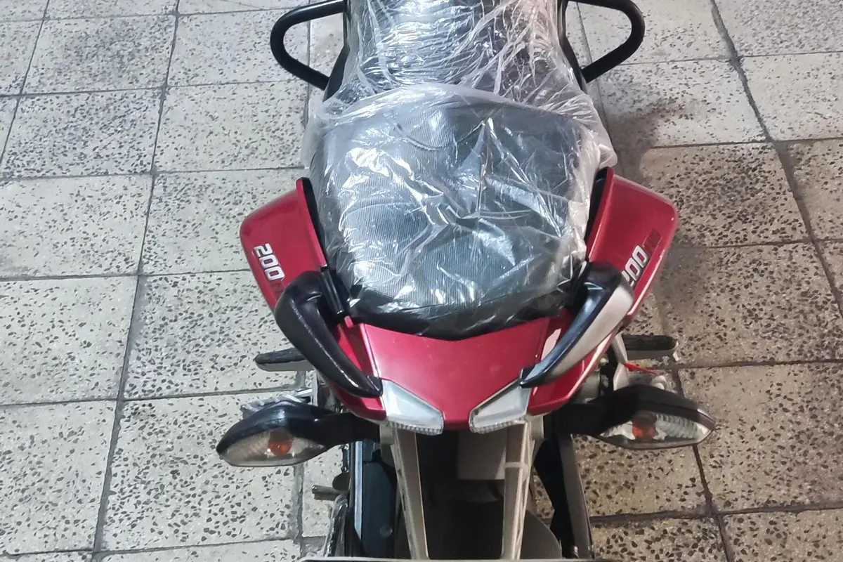 باجاج،  پالس 200NS