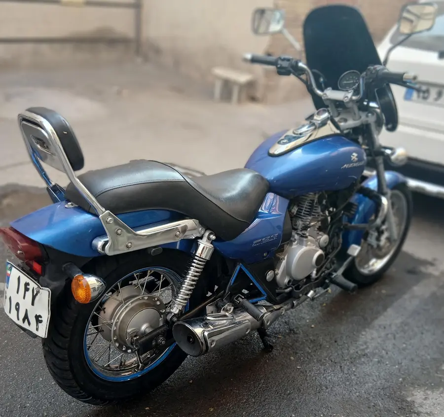 باجاج، بوکسر 125