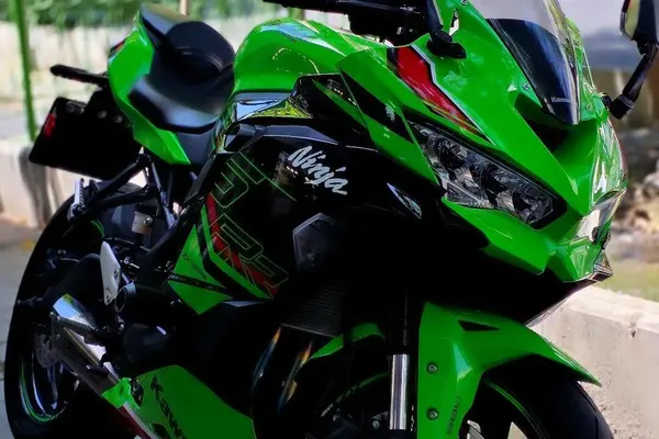 کاوازاکی  نینجا ZX-25RR