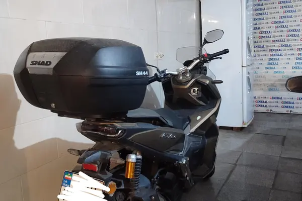 کویر موتور  AGV 150
