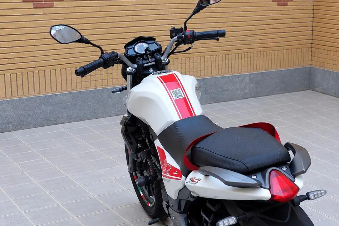 بنلی،  TNT 150