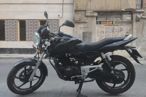 باجاج، پالس 180