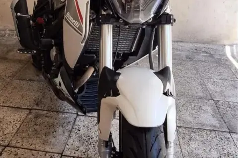 بنلی، TNT 180S
