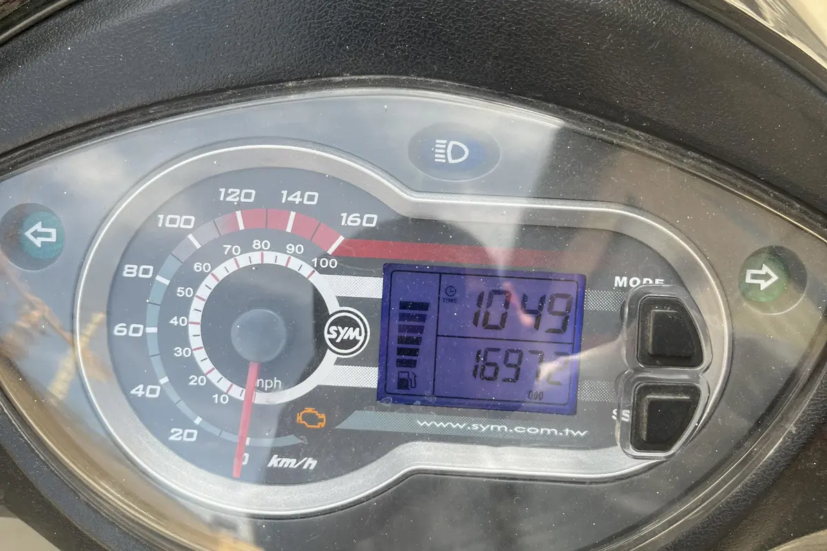 اس وای ام،  لاکی 180