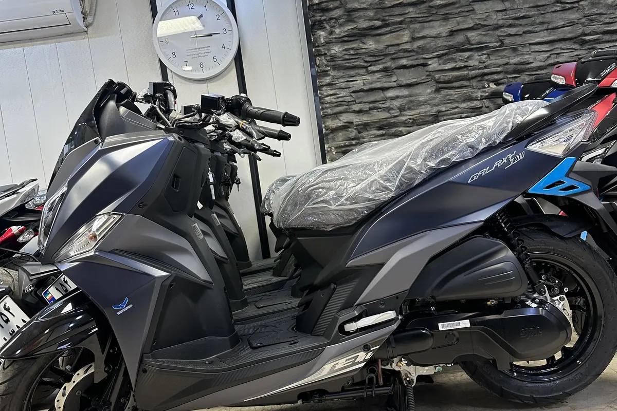 اس وای ام،  گلکسی J 200