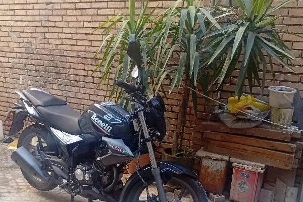 بنلی،  TNT 150